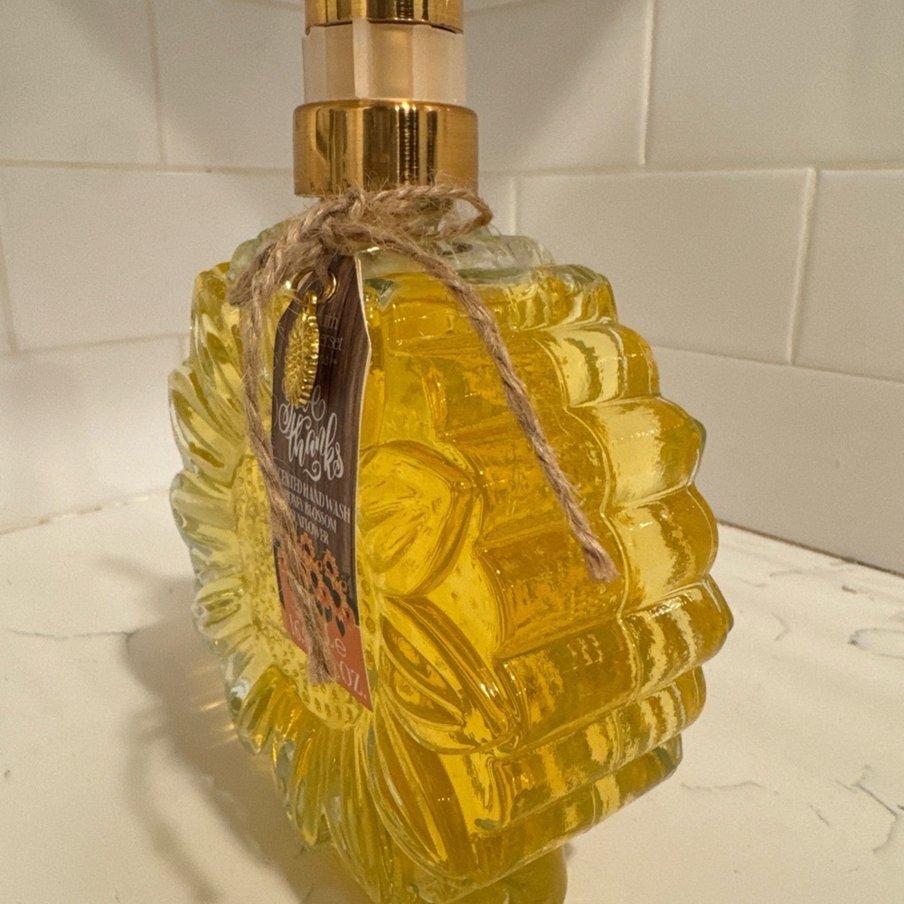 Asquith & Somerset Sunflower Hand Wash 16.9 oz Bottle Thankful & Grateful NEW - Picture 2 of 7